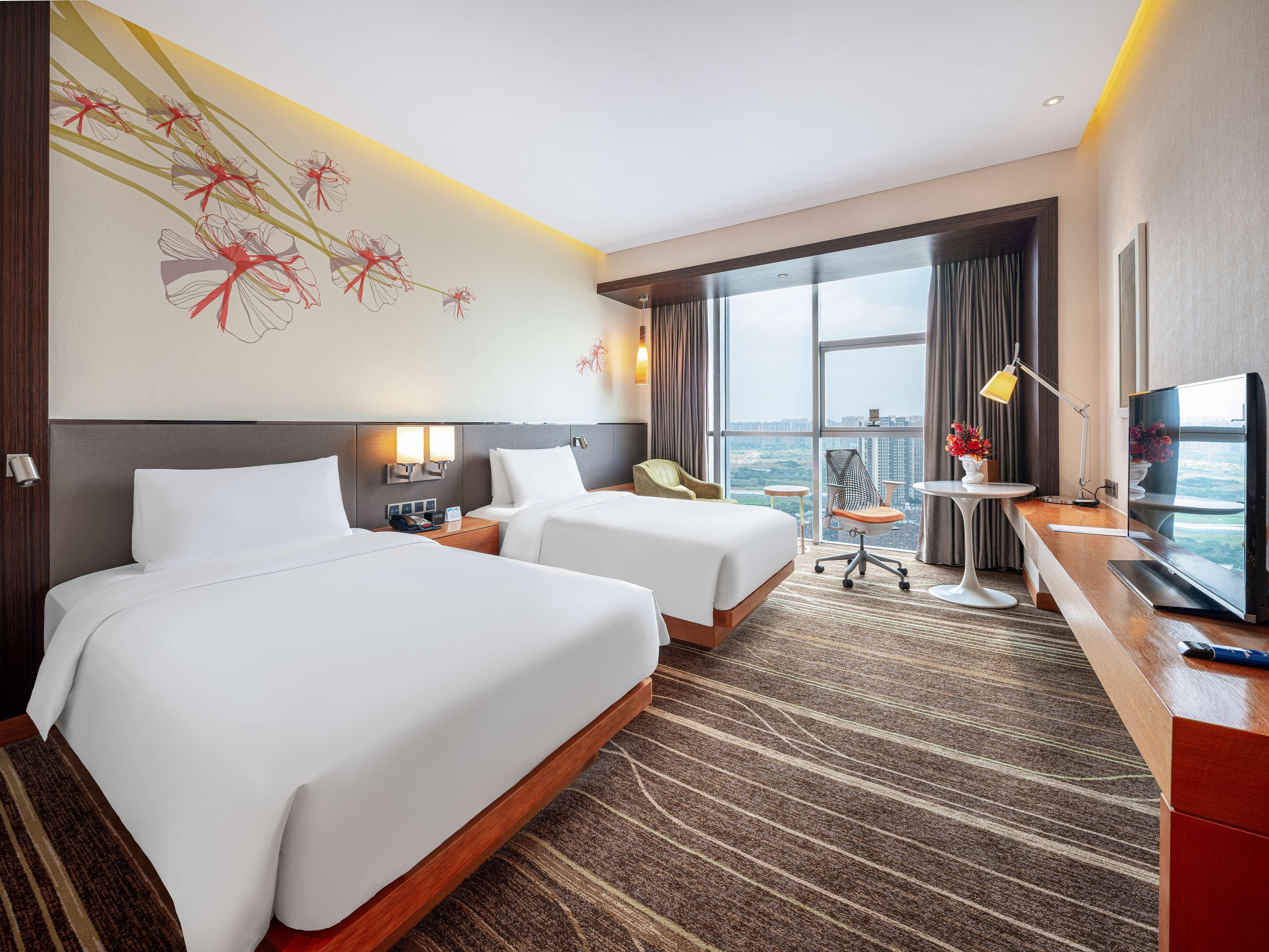 Hilton Garden Inn Chengdu Huayang Exteriör bild