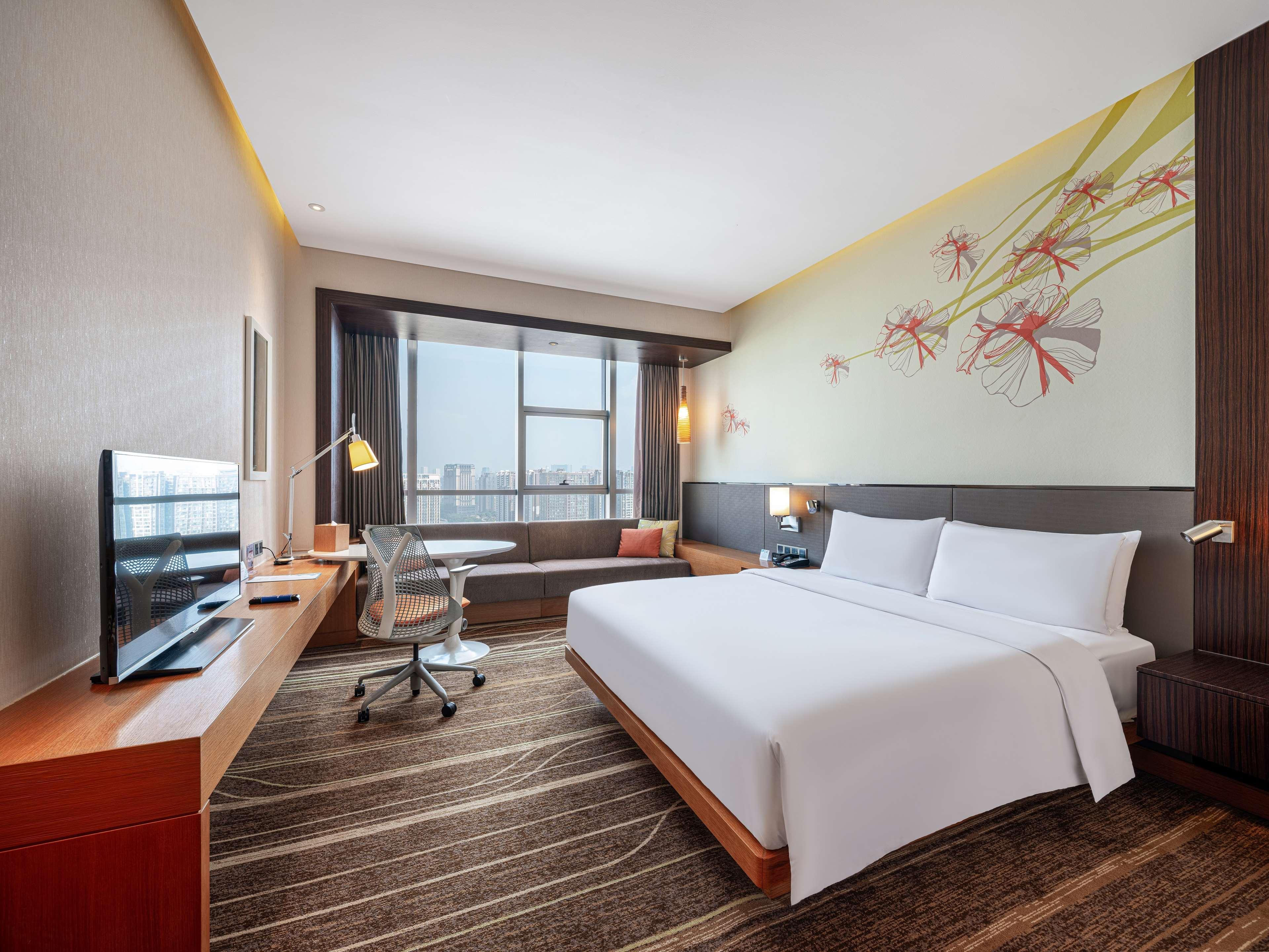 Hilton Garden Inn Chengdu Huayang Exteriör bild