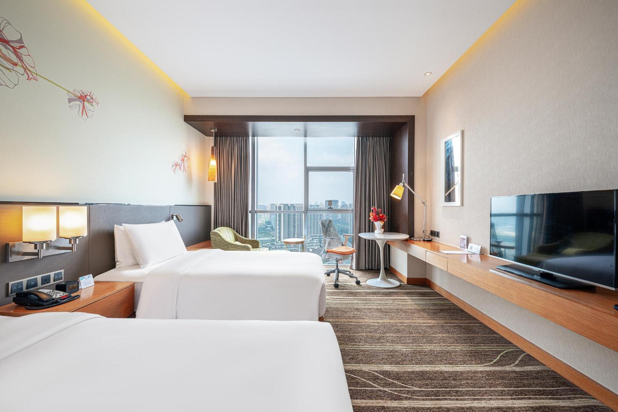 Hilton Garden Inn Chengdu Huayang Exteriör bild